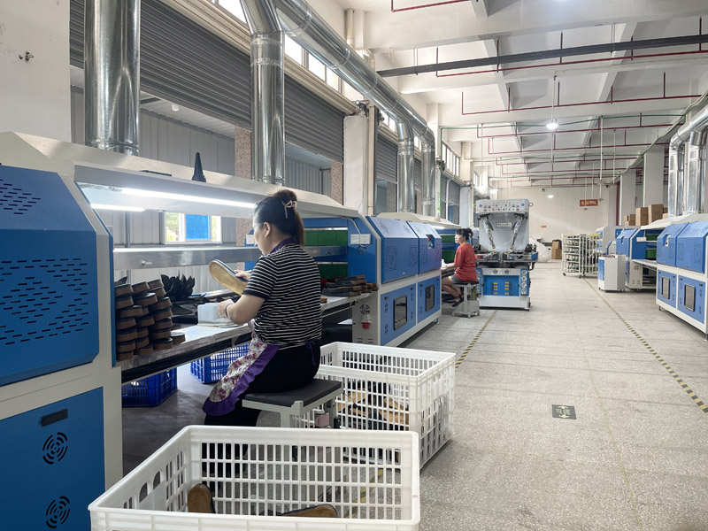 WIDEWAY Computerized Toe Lasting Machine in Operation