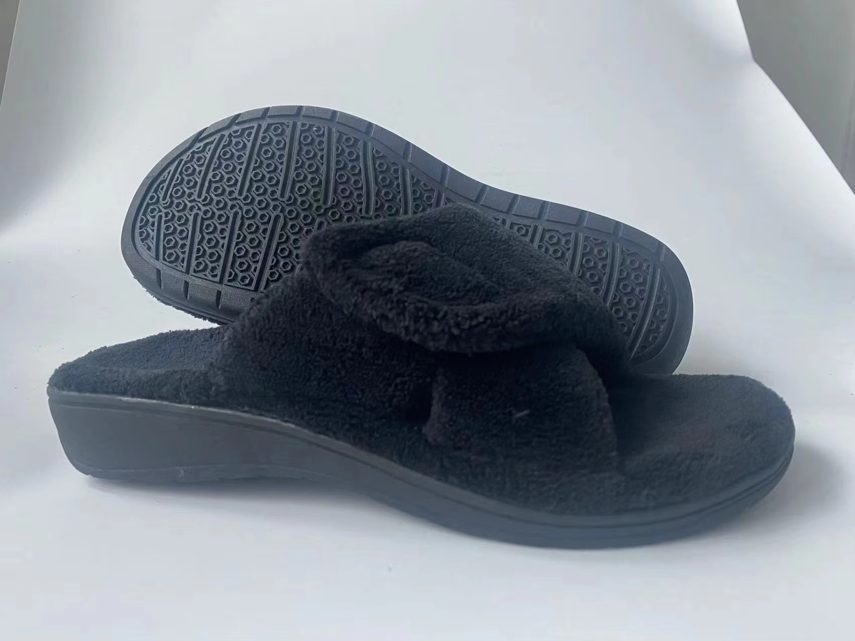 WW-WS05 | Thick-Soled Fuzzy Cross-Strap Arch Support Slippers view 6